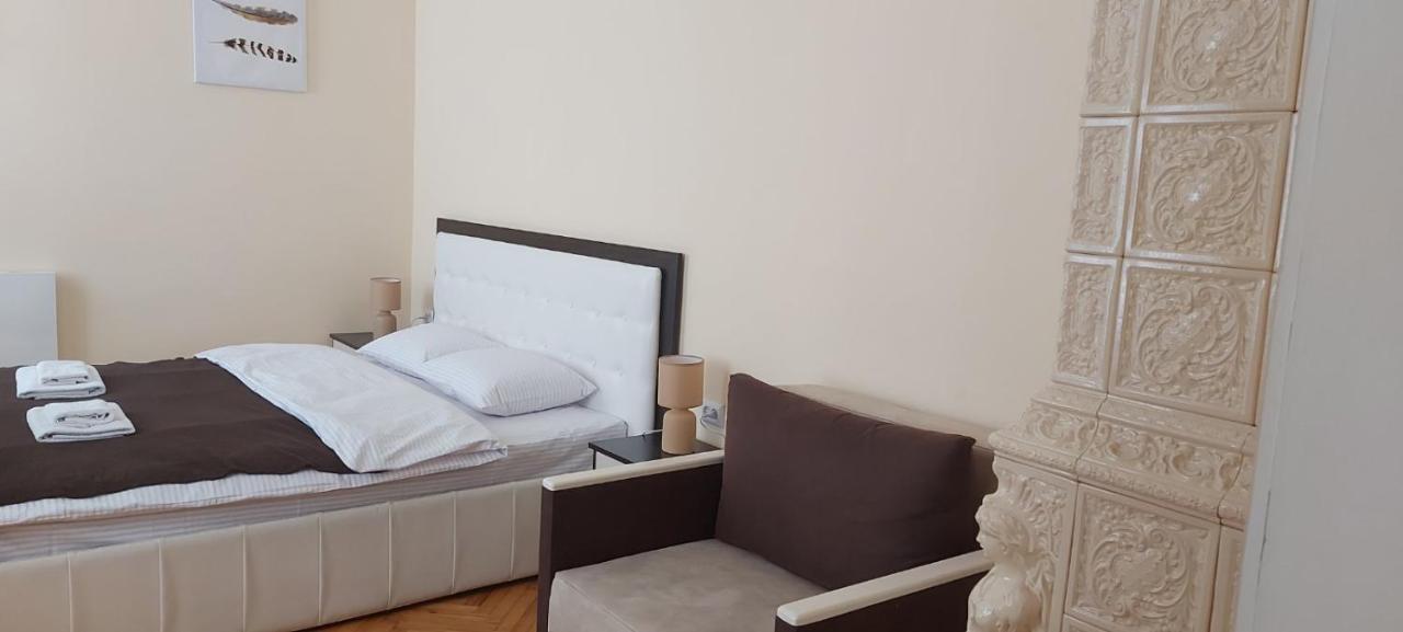 White Rooms On City Center ลวีฟ ภายนอก รูปภาพ
